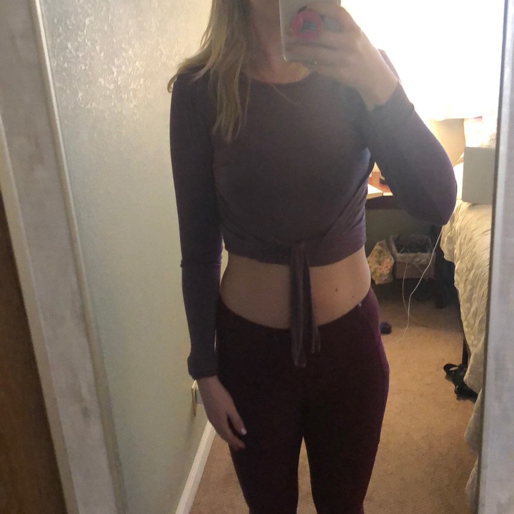 Tie front long sleeve crop top